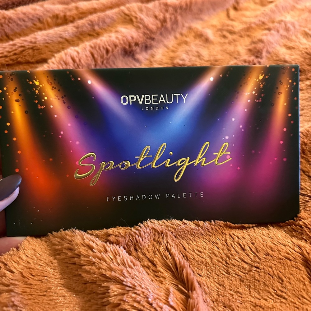 Opvbeauty eyeshadow palette, neutral and bold colors.